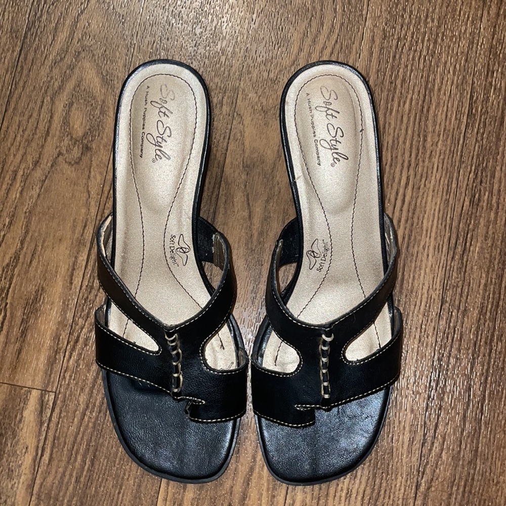 Soft Style Sandals - Picture 2 of 5